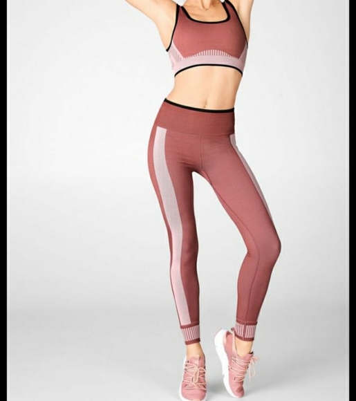 maddie ziegler yoga pants